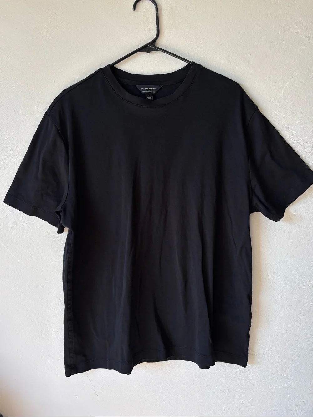 Banana Republic Men's Black Luxe Touch T-Shirt
